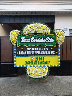 Papan Bunga Duka di Tatura Utara