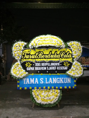 Papan Bunga Duka di Tatura Utara