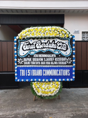 Papan Bunga Duka di Tatura Utara